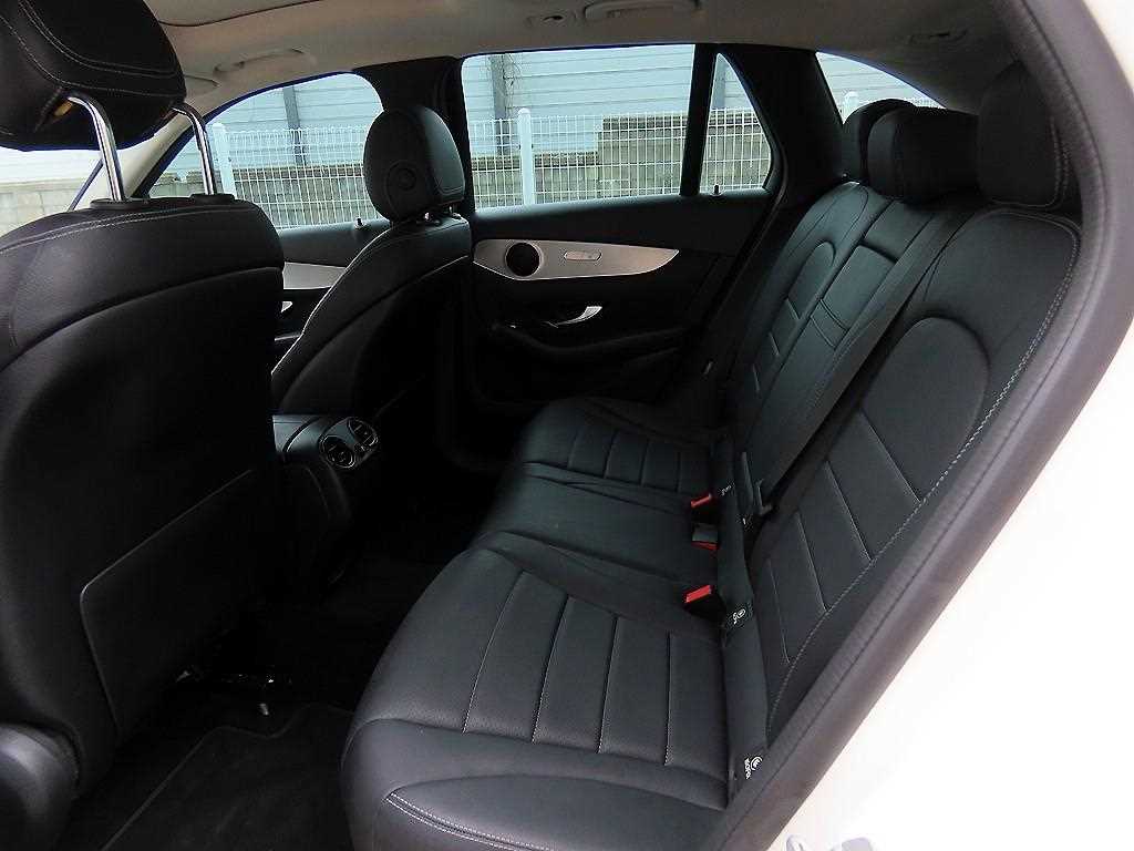 Mercedes Benz GLC Class - Vista 6