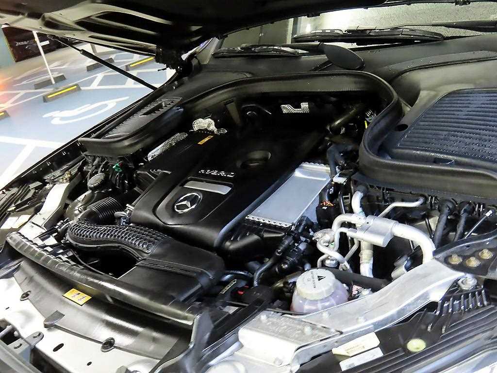 Mercedes Benz GLC Class 2021 Negro - Importación desde Corea - HF Imports Iquique - Foto 19