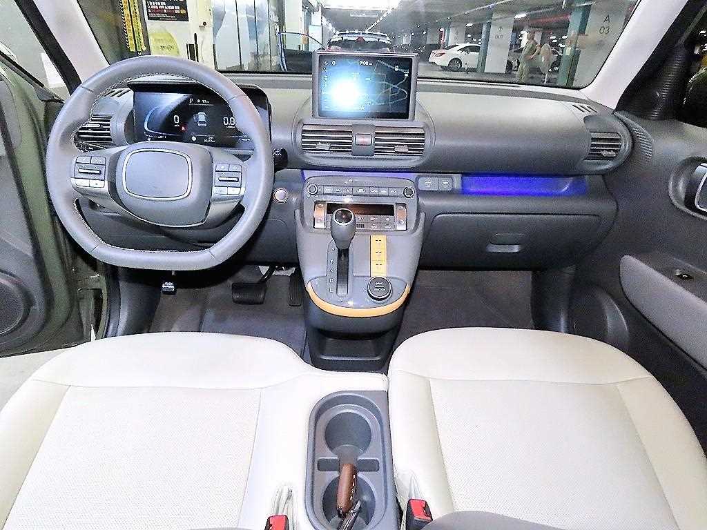 HYUNDAI Casper - Vista 10