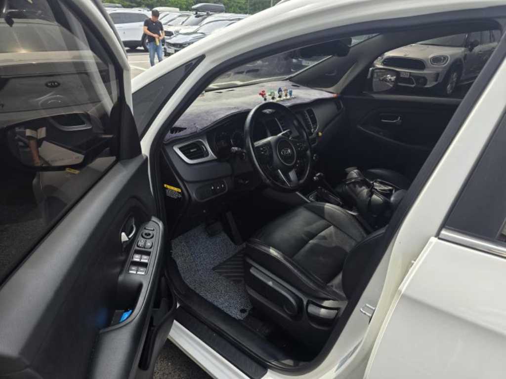 KIA Carens - Vista 2