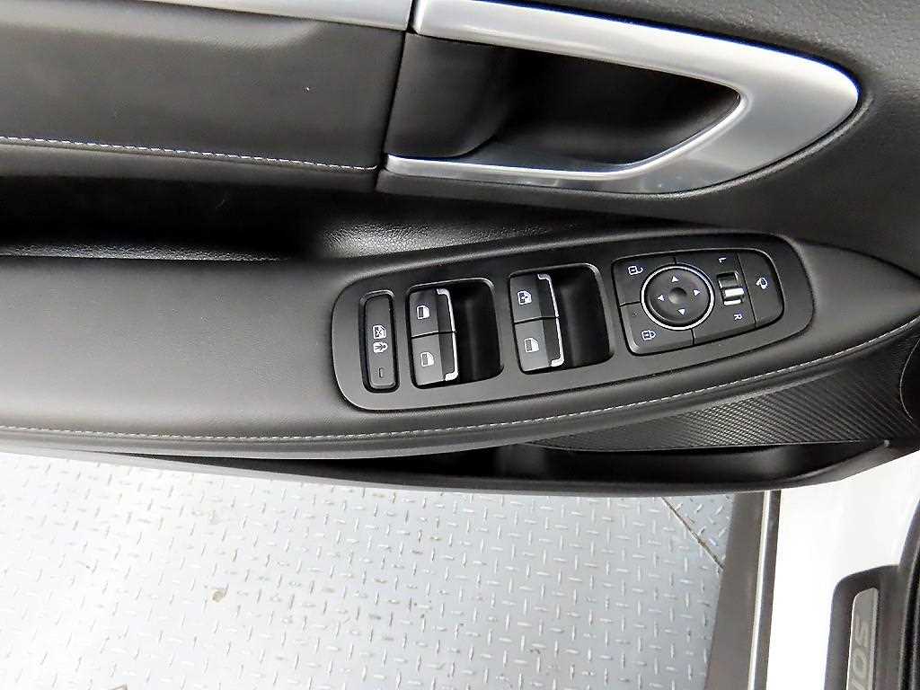 HYUNDAI Sonata - Vista 11