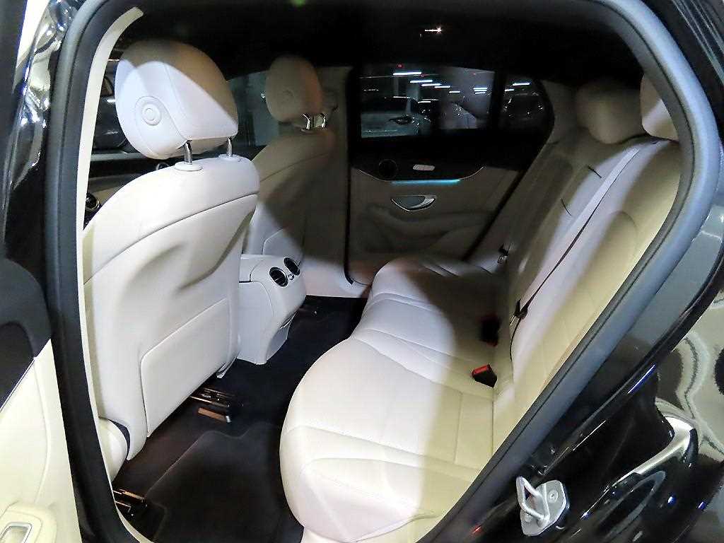 Mercedes Benz GLC Class - Vista 7