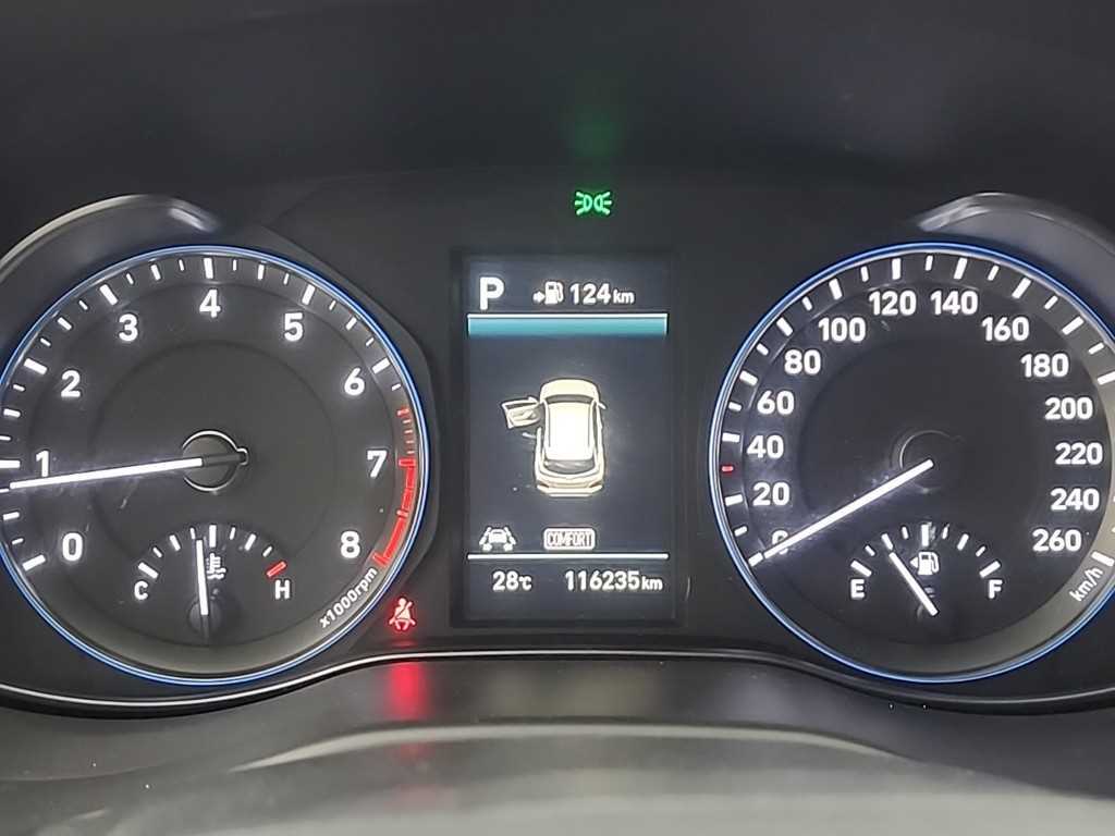 HYUNDAI Kona - Vista 6