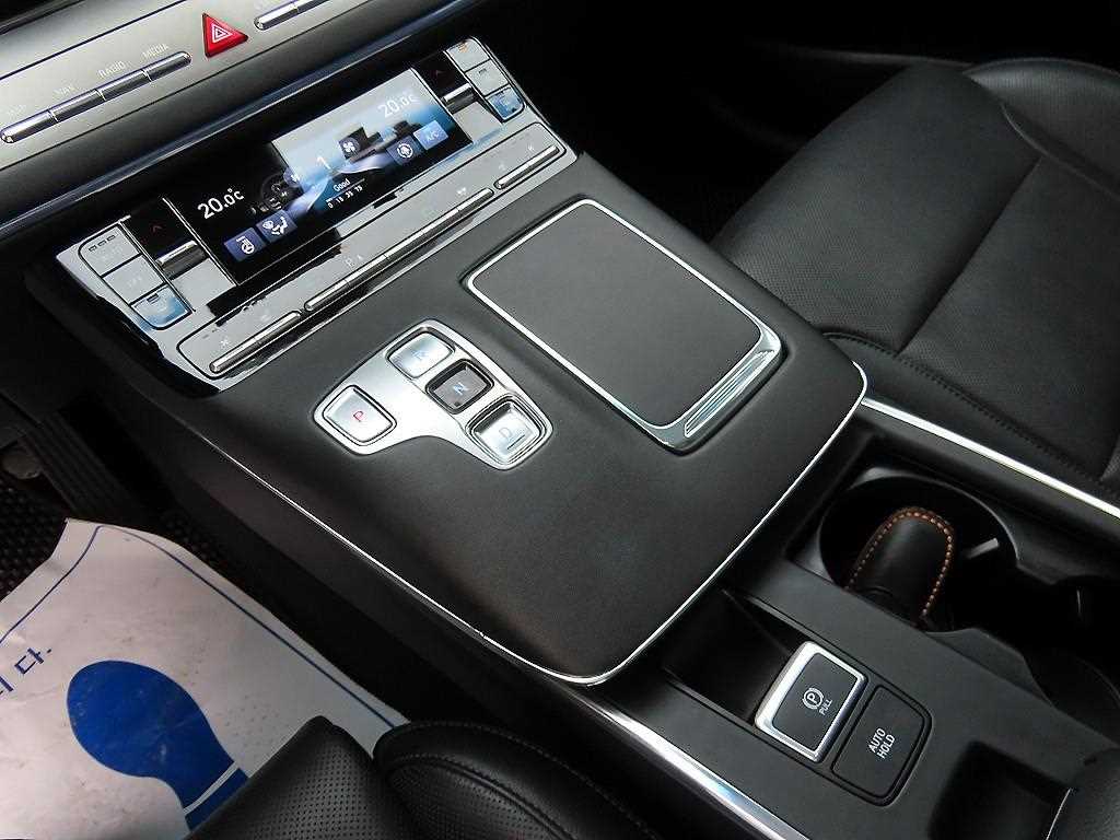 HYUNDAI Grandeur - Vista 10
