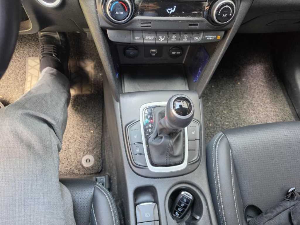 HYUNDAI Kona - Vista 11