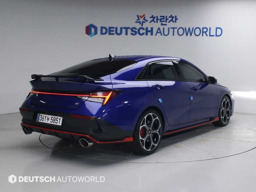 HYUNDAI Avante - Vista 2