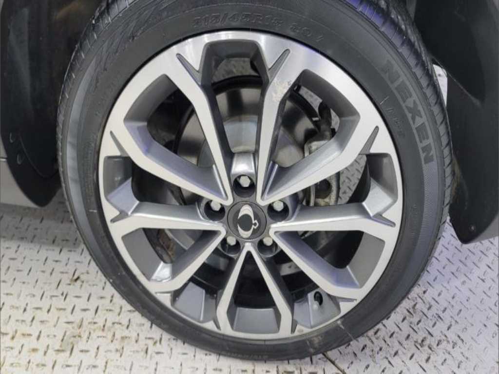 Ssangyong Tivoli - Vista 11