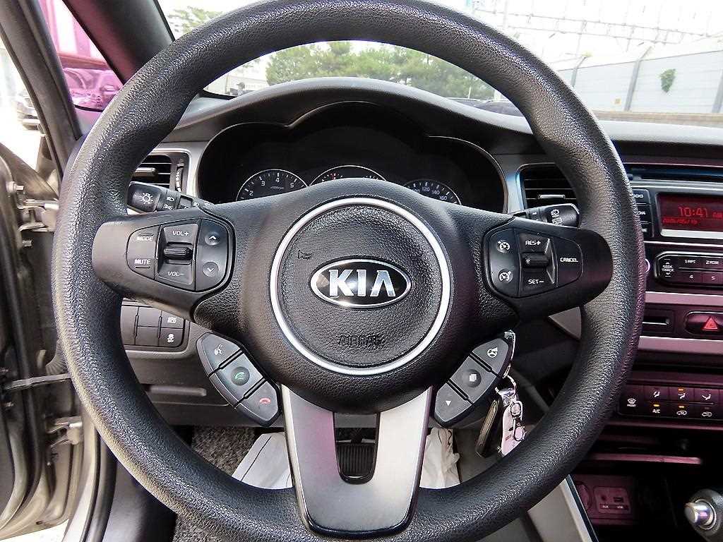 KIA Carens - Vista 8