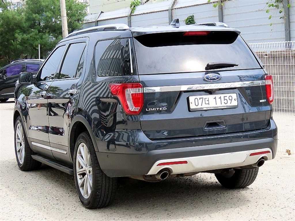 Ford Explorer - Vista 3