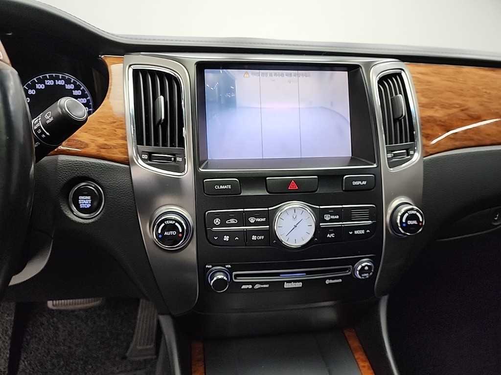 HYUNDAI Equus - Vista 10
