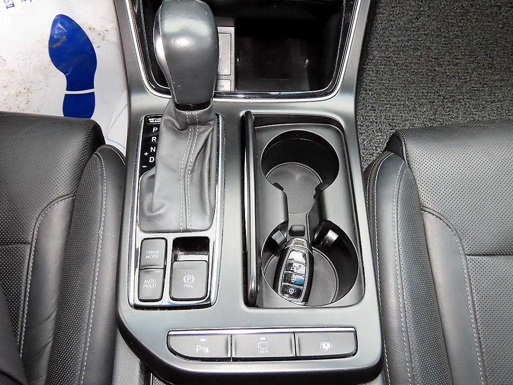 HYUNDAI Grandeur - Vista 11