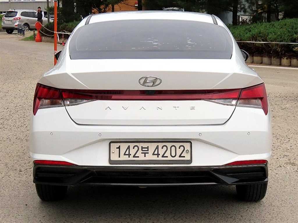 HYUNDAI Avante - Vista 4