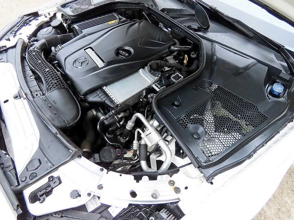 Mercedes Benz C Class 2018 Blanco - Importación desde Corea - HF Imports Iquique - Foto 19