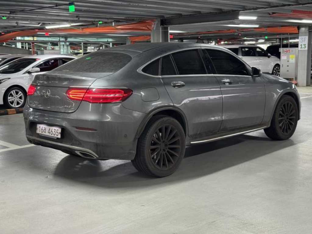 Mercedes Benz GLC Class - Vista 4