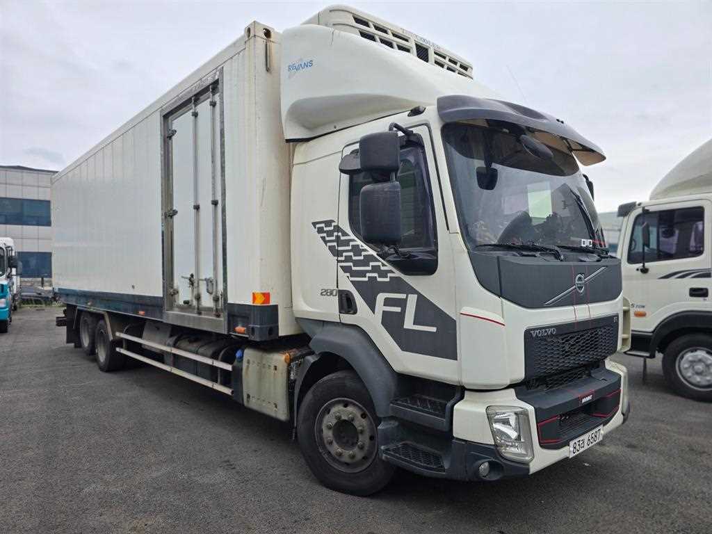 medium and large cargo truck - Vista 3