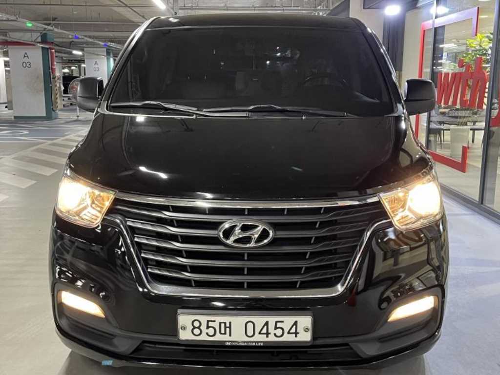 HYUNDAI Starex - Vista 2