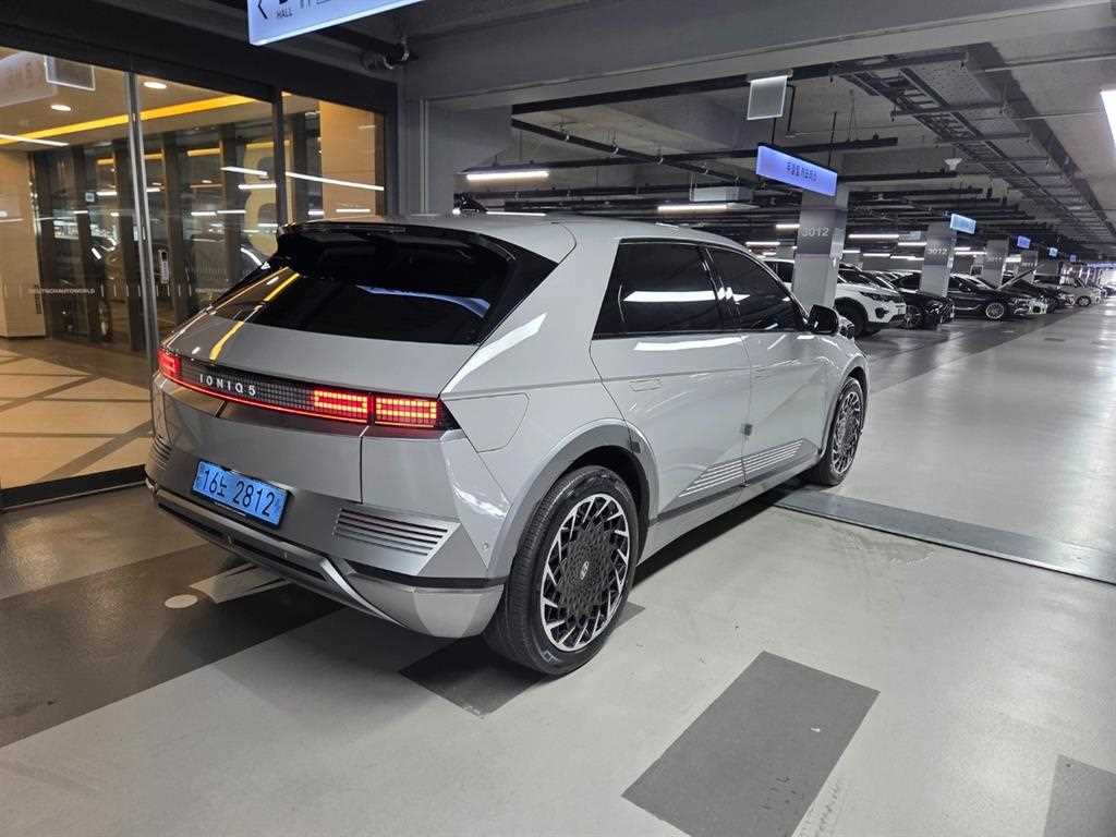 HYUNDAI Ioniq 5 - Vista 4