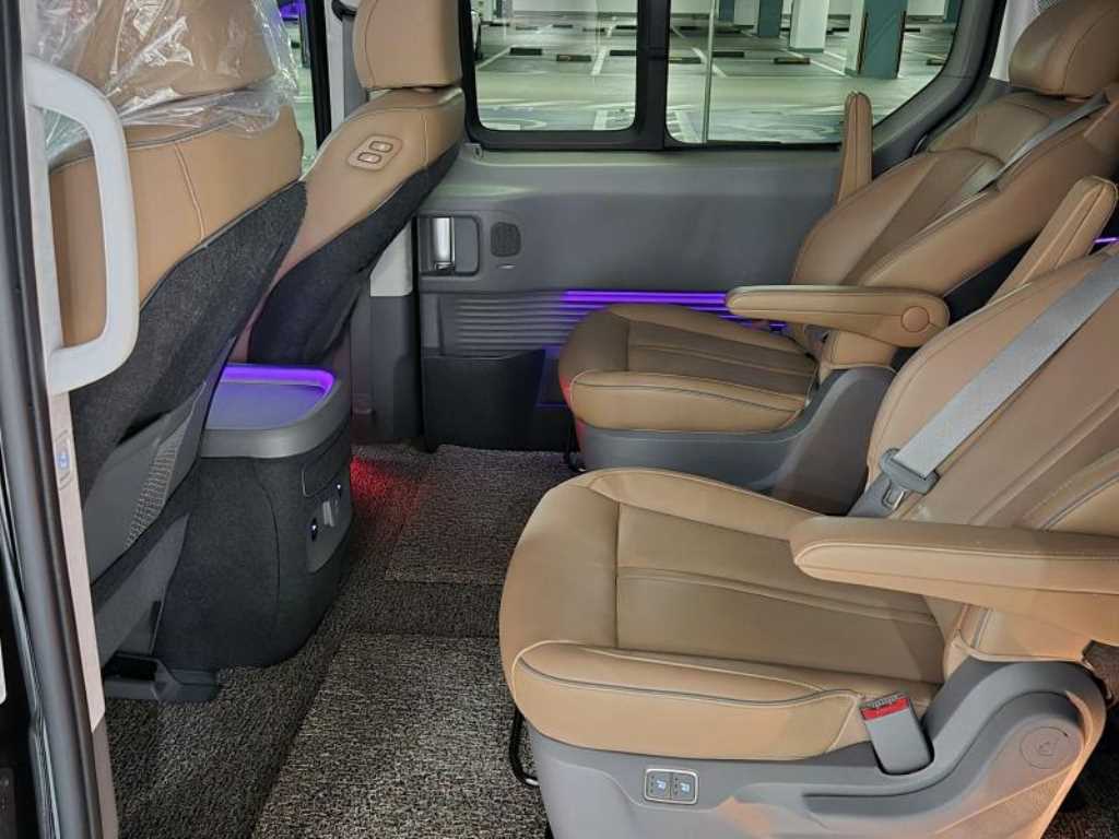 HYUNDAI Staria - Vista 8