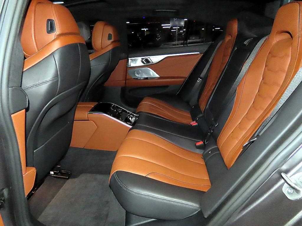 BMW 8 Series - Vista 7