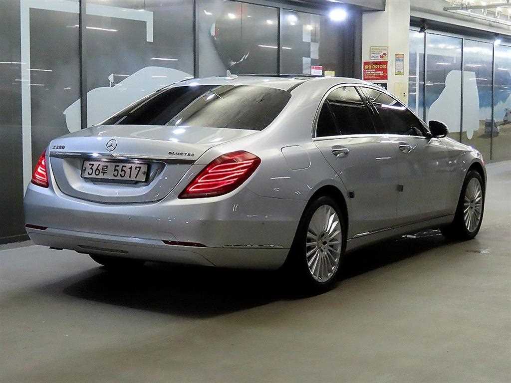 Mercedes Benz S Class - Vista 4