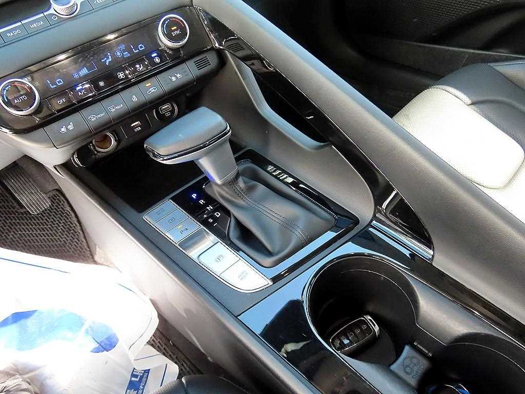 HYUNDAI Avante - Vista 11