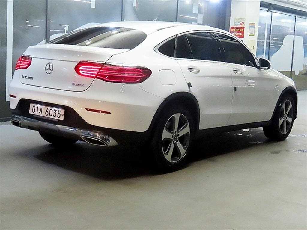 Mercedes Benz GLC Class - Vista 4