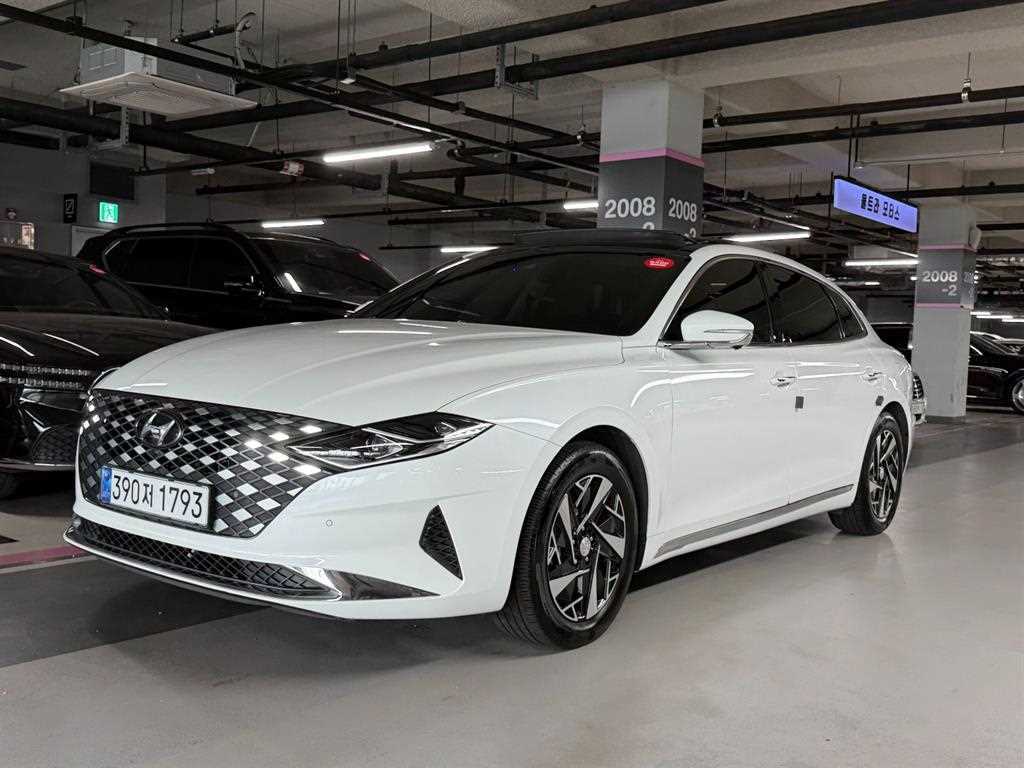 HYUNDAI Grandeur - Vista 2