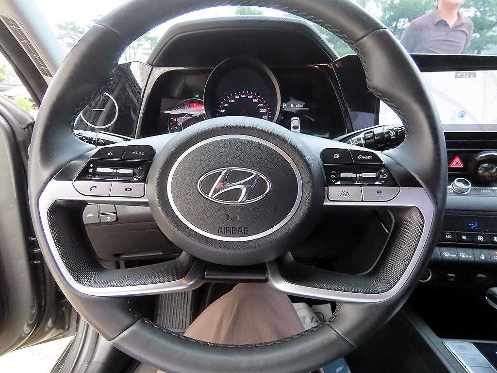 HYUNDAI Avante - Vista 8