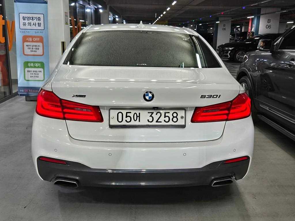 BMW 5 Series - Vista 5