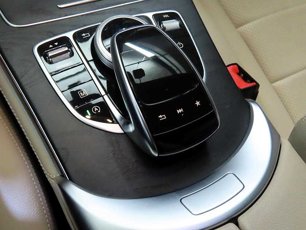 Mercedes Benz GLC Class 2019 Negro - Importación desde Corea - HF Imports Iquique - Foto 15