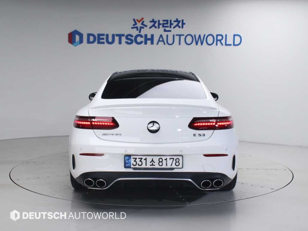 Mercedes Benz E class - Vista 4