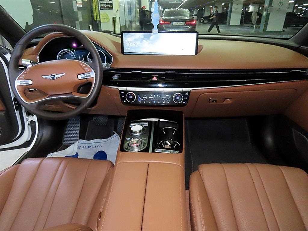 Genesis G80 - Vista 10