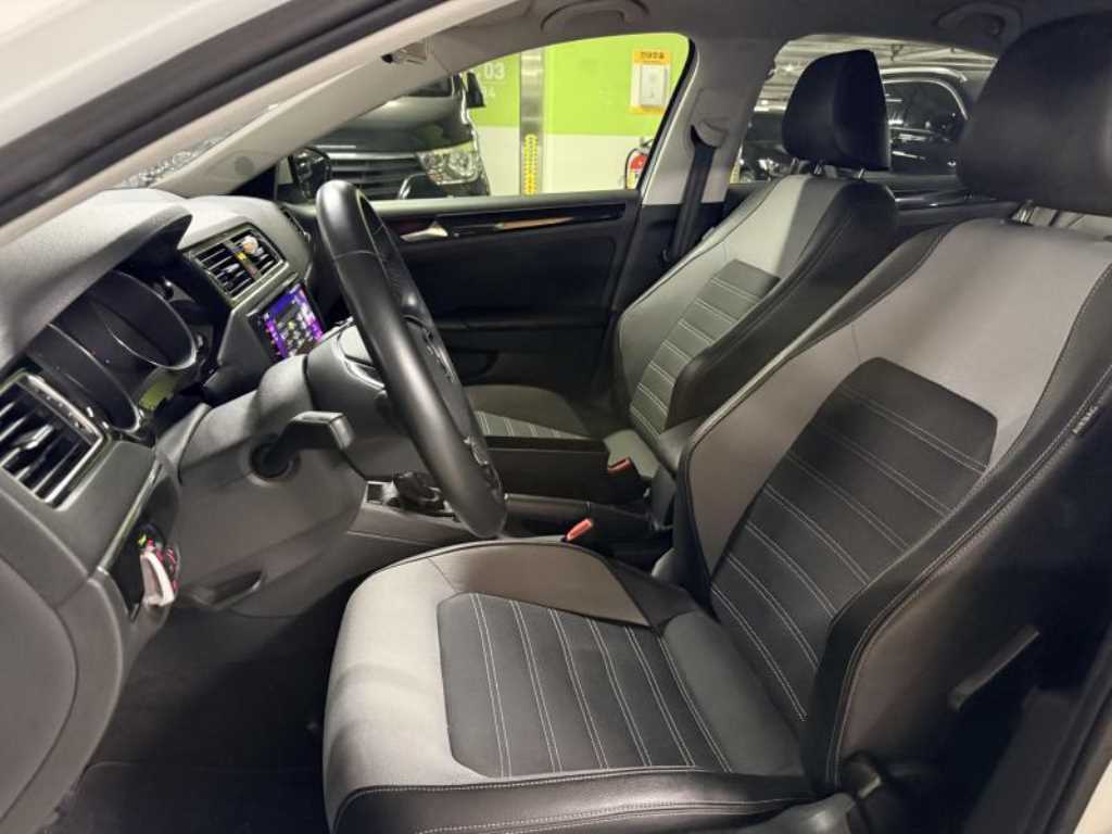 Volkswagen Jetta - Vista 6