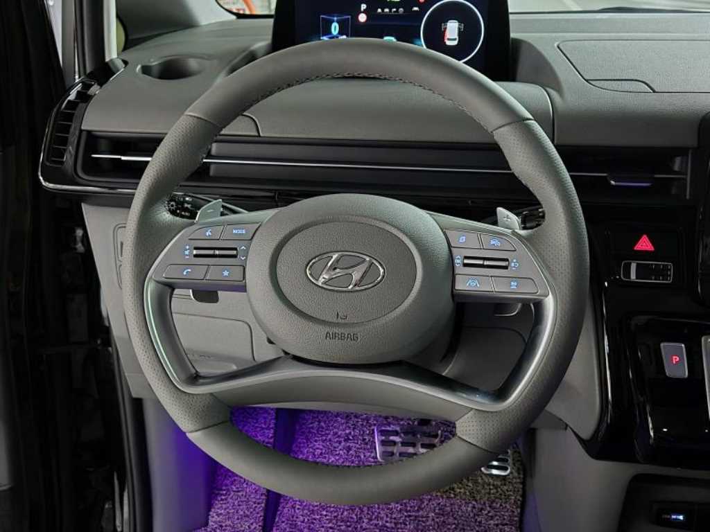 HYUNDAI Staria - Vista 12
