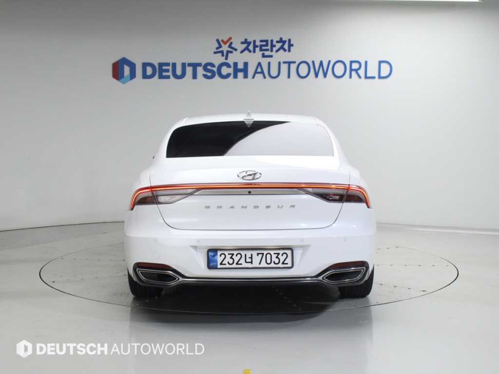 HYUNDAI Grandeur - Vista 3