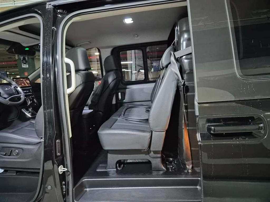 HYUNDAI Staria - Vista 7