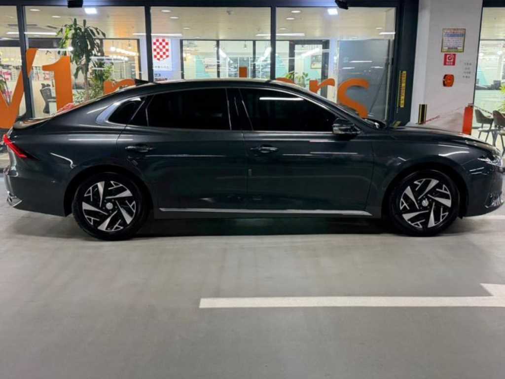 HYUNDAI Grandeur - Vista 3