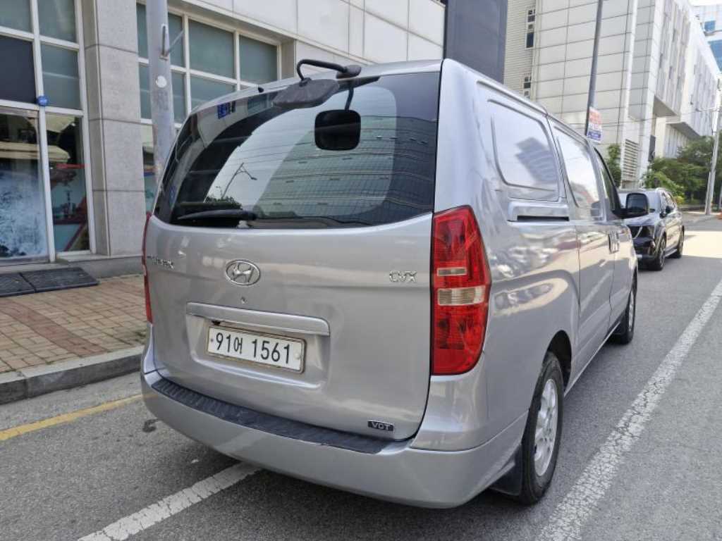 HYUNDAI Starex - Vista 4