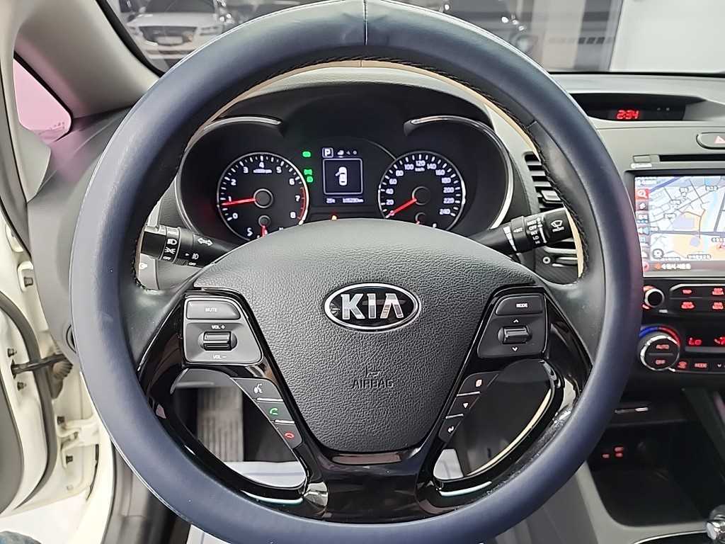 KIA K3 - Vista 9