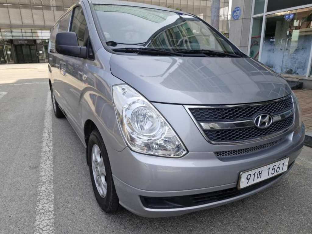 HYUNDAI Starex - Vista 2