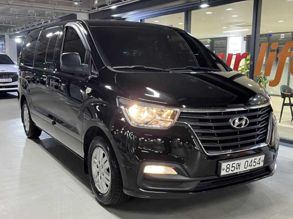 HYUNDAI Starex 2021 Negro - Importación desde Corea - HF Imports Iquique - Foto 1