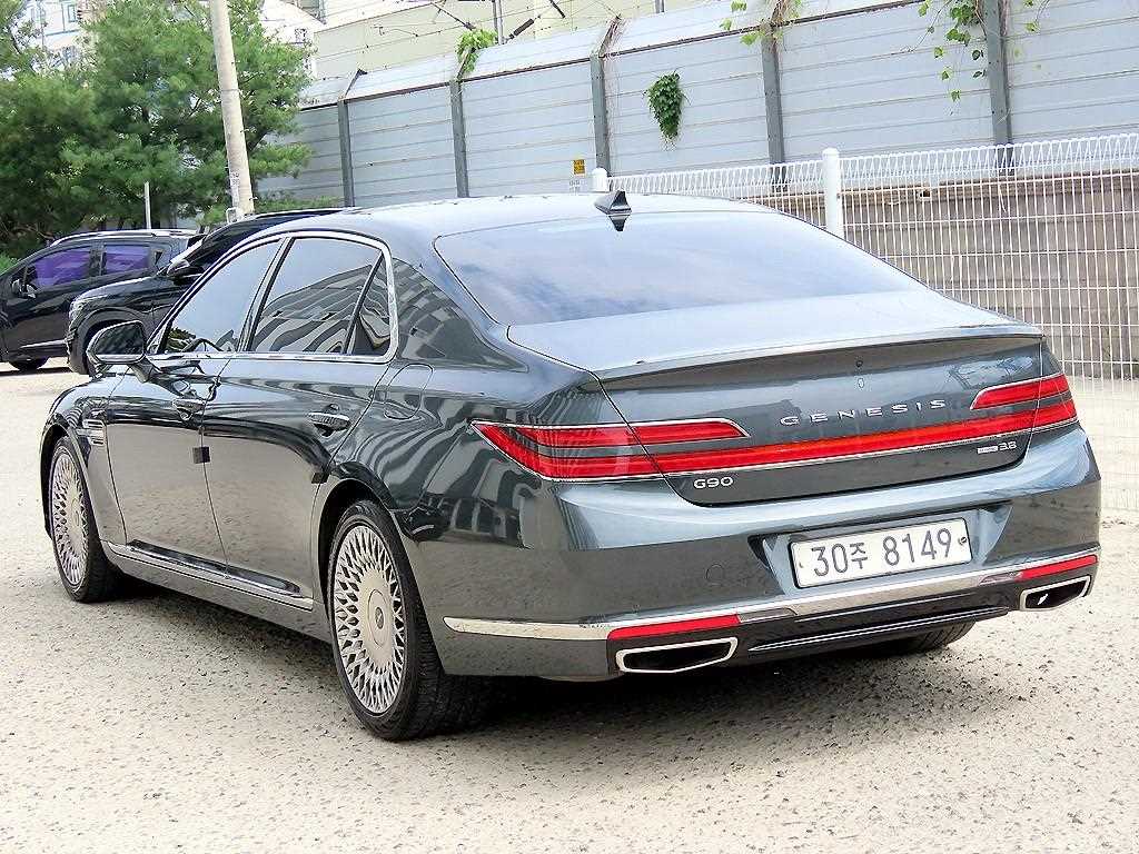 Genesis G90 - Vista 3