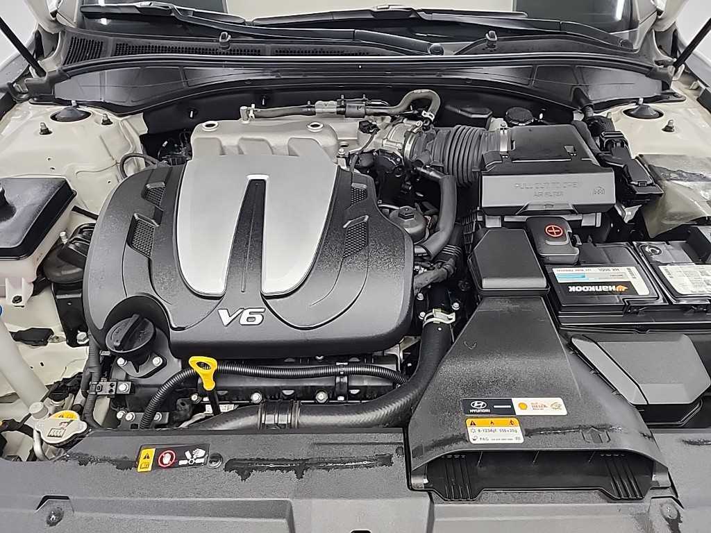 HYUNDAI Grandeur - Vista 5