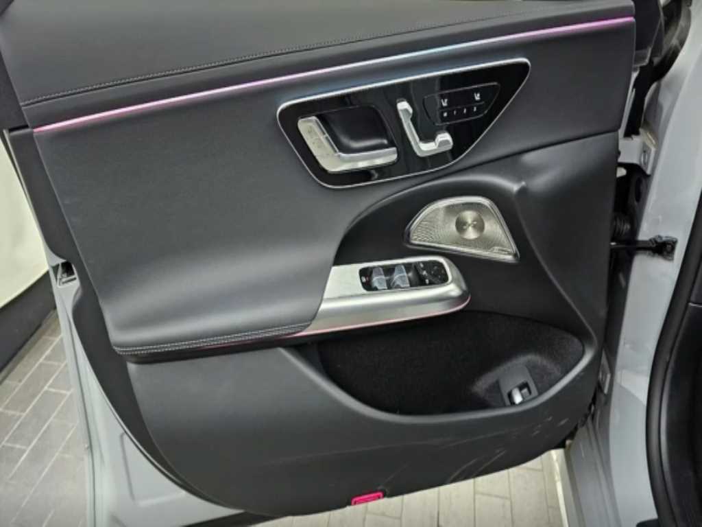 Mercedes Benz E class - Vista 11