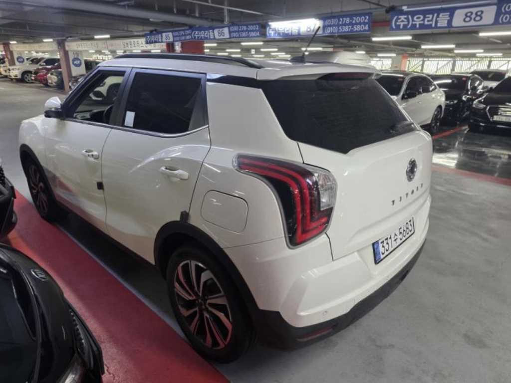 Ssangyong Tivoli - Vista 4