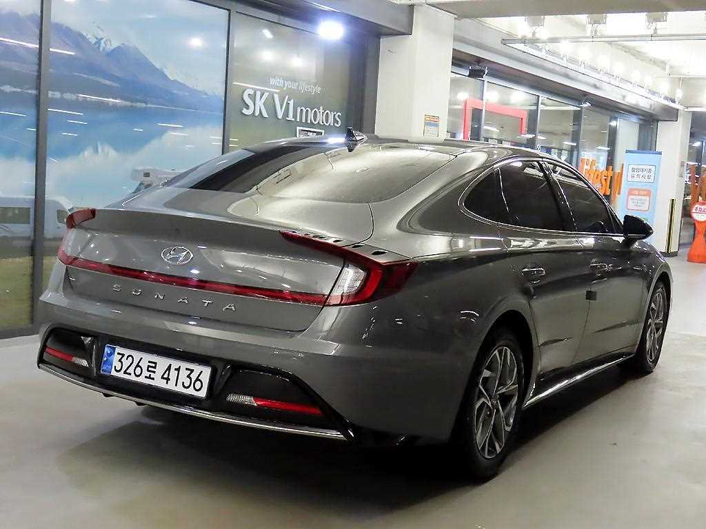 HYUNDAI Sonata - Vista 4