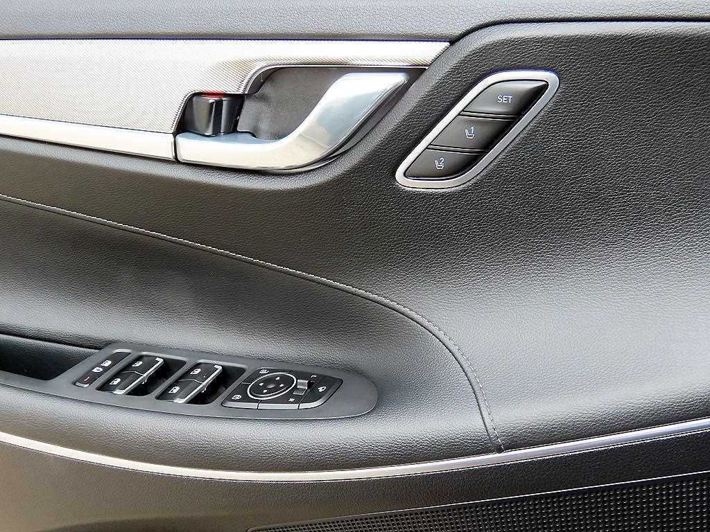 HYUNDAI Grandeur - Vista 11