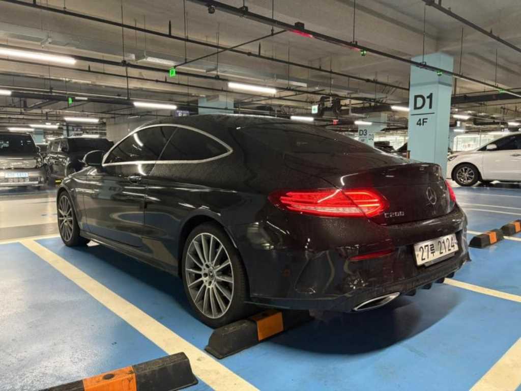 Mercedes Benz C Class - Vista 4