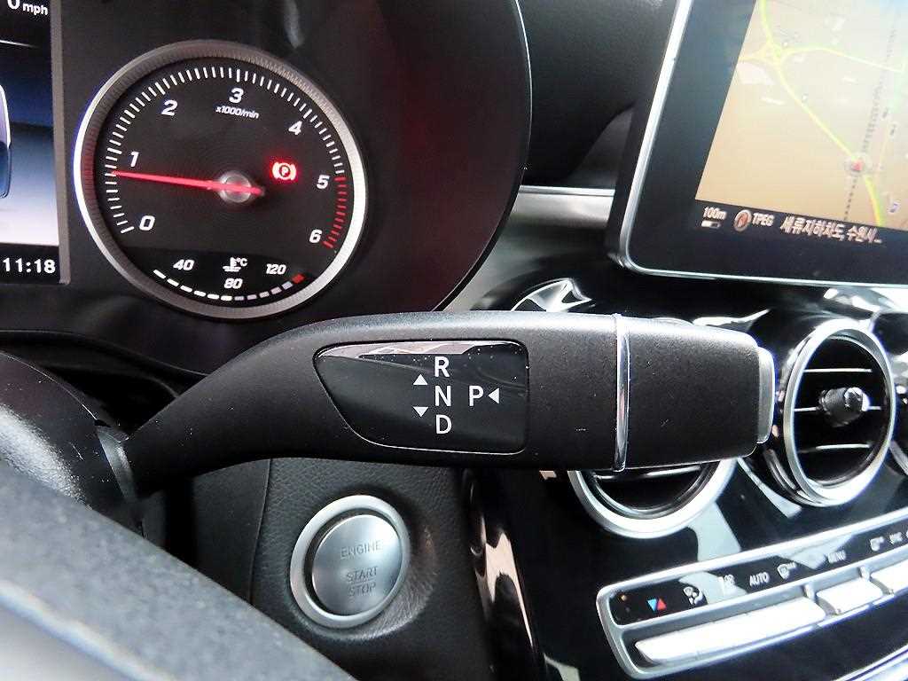Mercedes Benz GLC Class - Vista 10