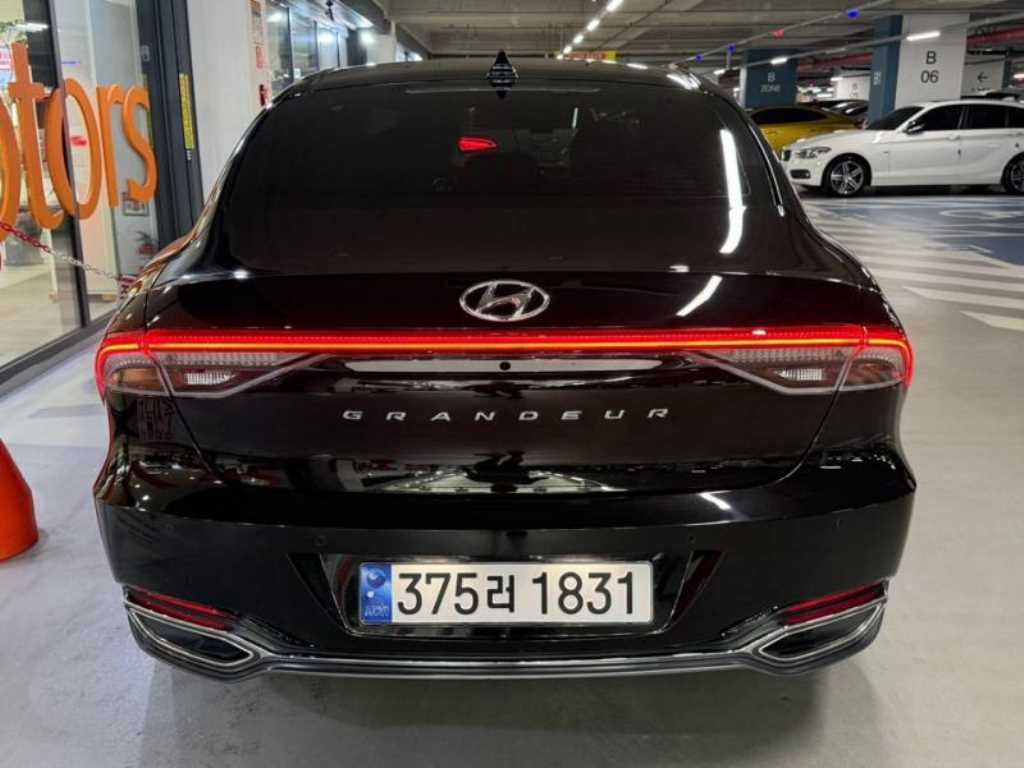 HYUNDAI Grandeur - Vista 5